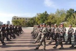 最新军训爆料文案怎么写,严酷训练背后的青春故事